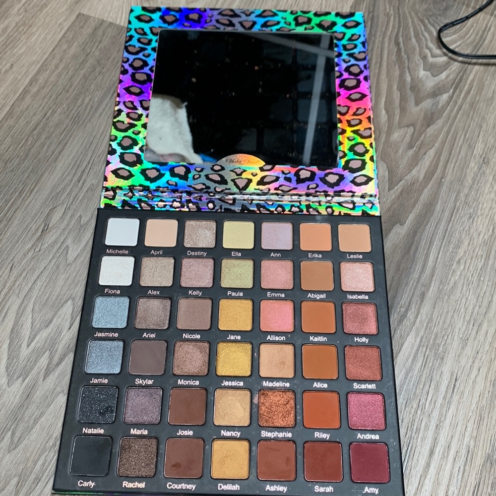 Violet boss pallets